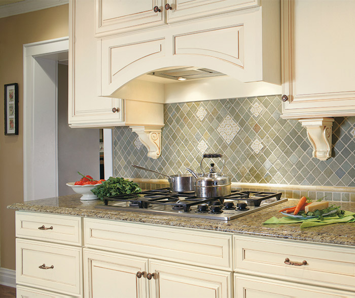 Small Kitchen Design with Traditional Cabinets